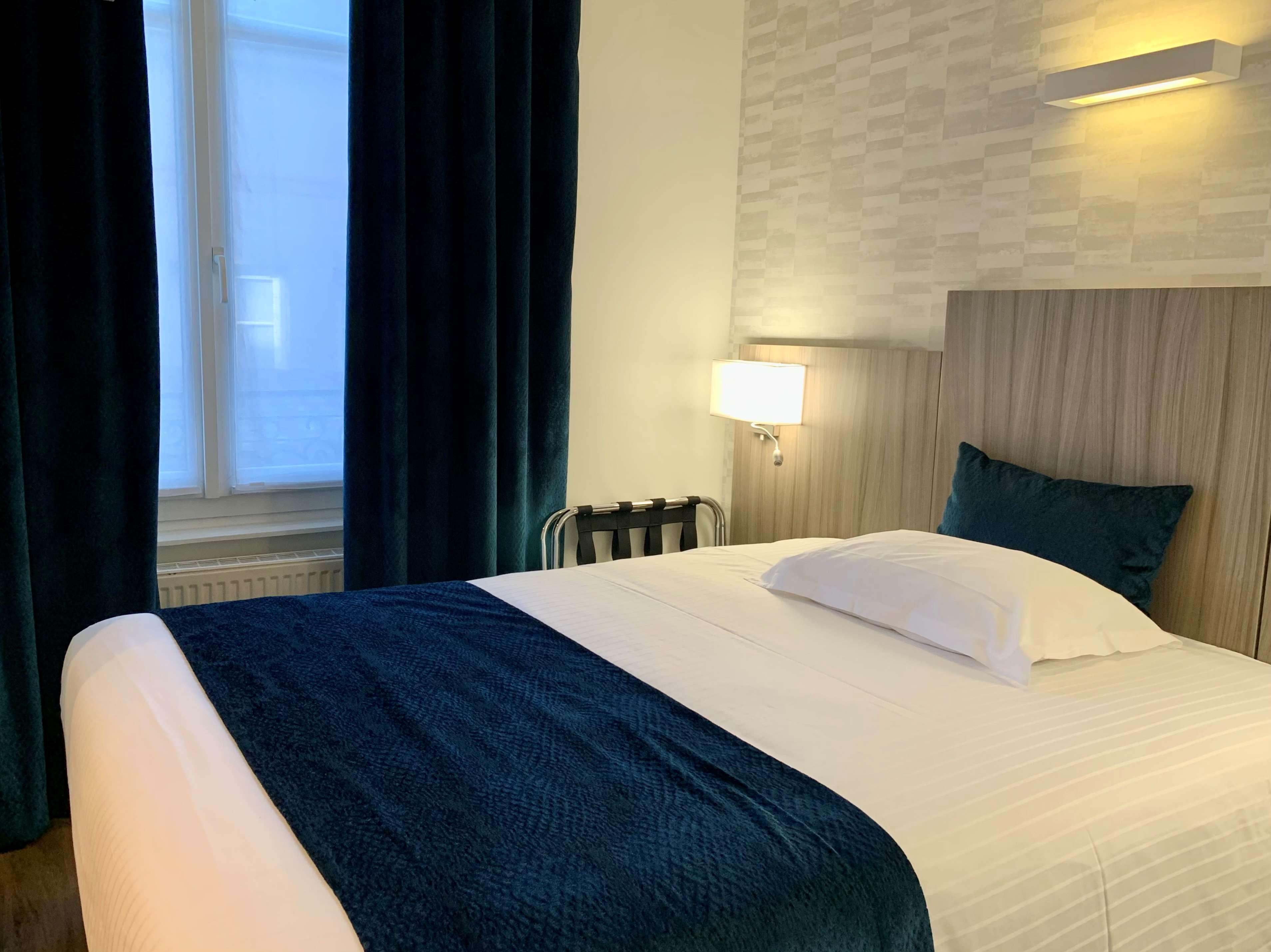 Best Western Hôtel Des Voyageurs Fougeres Exterior foto